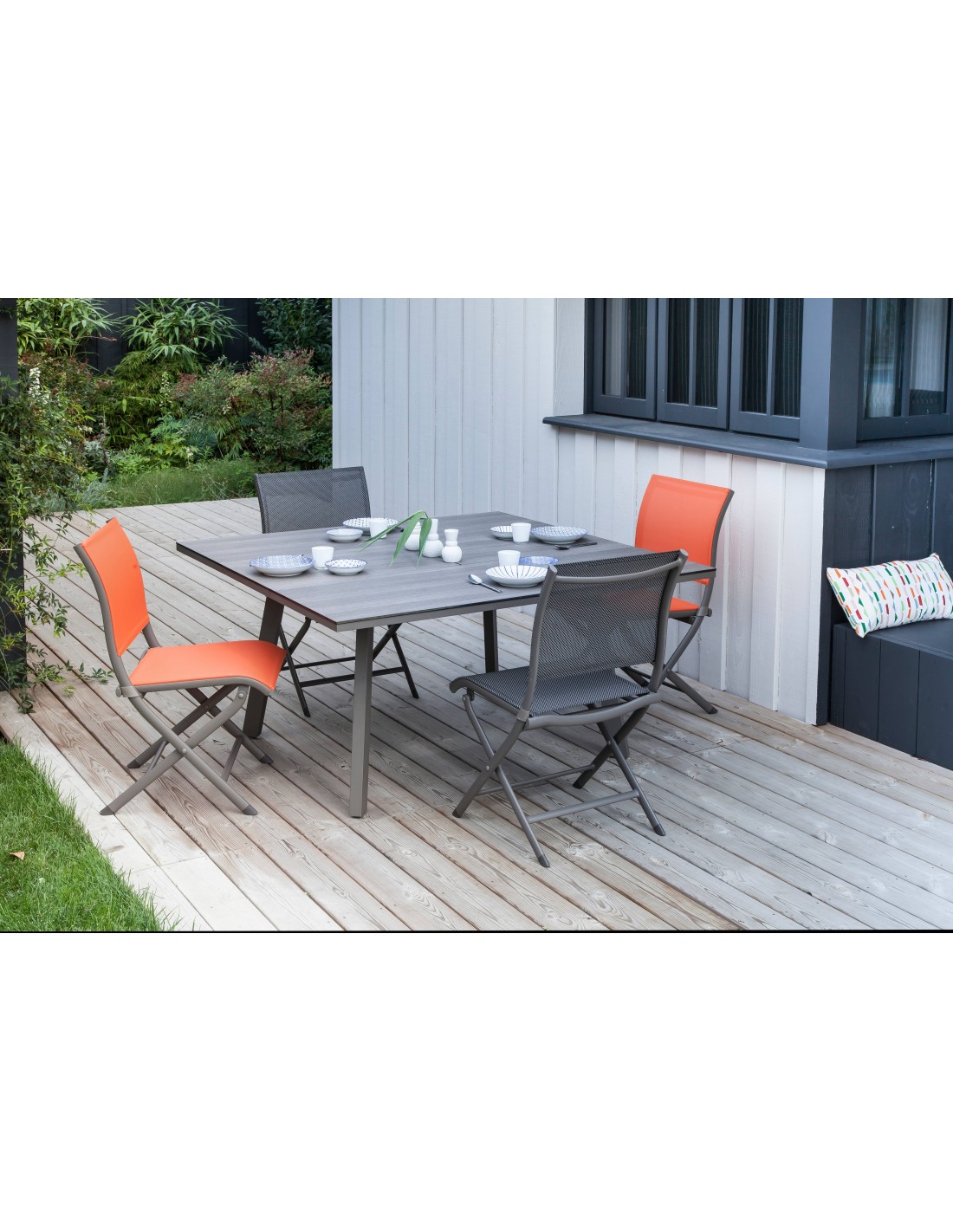 Table Barsa carr  140 plateau Trespa  coloris Caf  ou Grey 